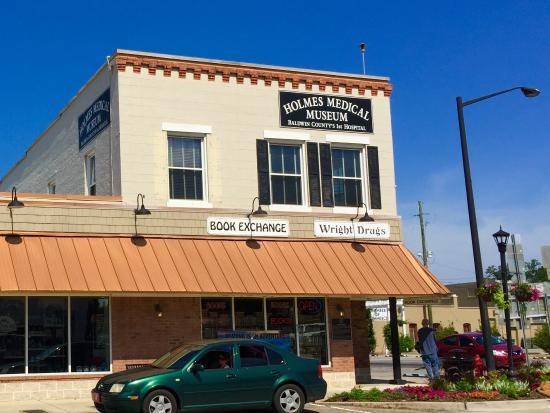 Holmes Medical Museum